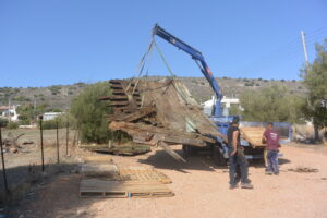 1. Removing part of the hull of the boat Απομάκρυνση μέρους της γάστρας