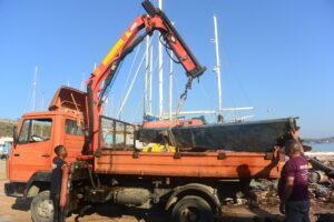 5. Removing of the auxiliary boat (Kokovios) of Elena P. - Απομάκρυνση κοκοβιού